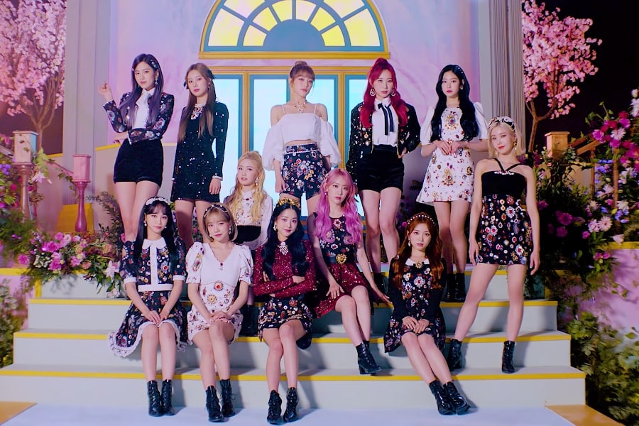 IZ*ONE-Panorama