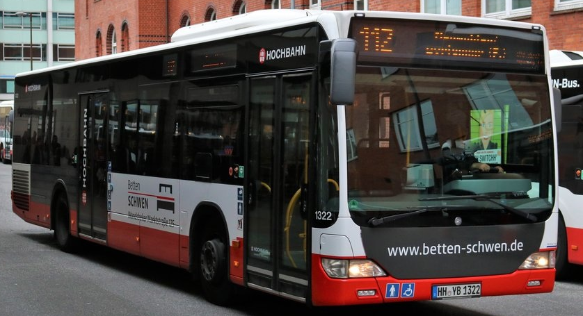 The Bus Hochbahn-Routen – reale und eigene Linien durch Hamburg (6, 11, 13, 17, 26)