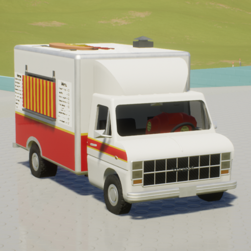ThreeM Wendigo 1982 food truck "HOT DOGS"