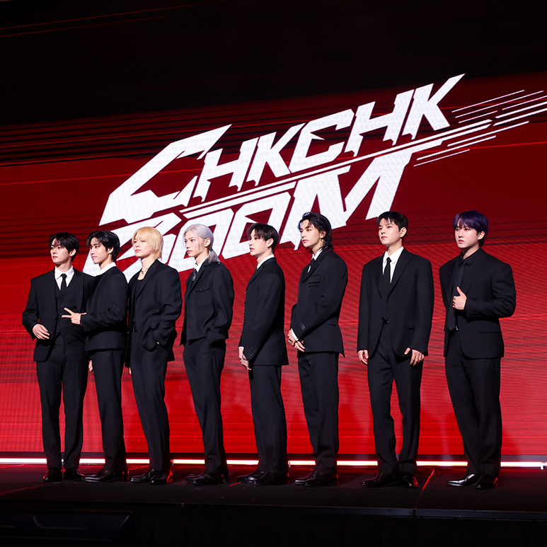 Stray Kids - Chk Chk Boom