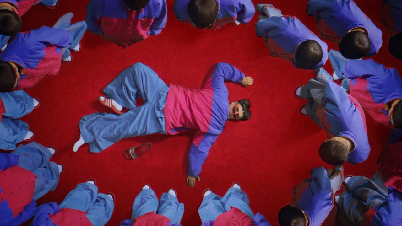 Life Goes On - Oliver Tree