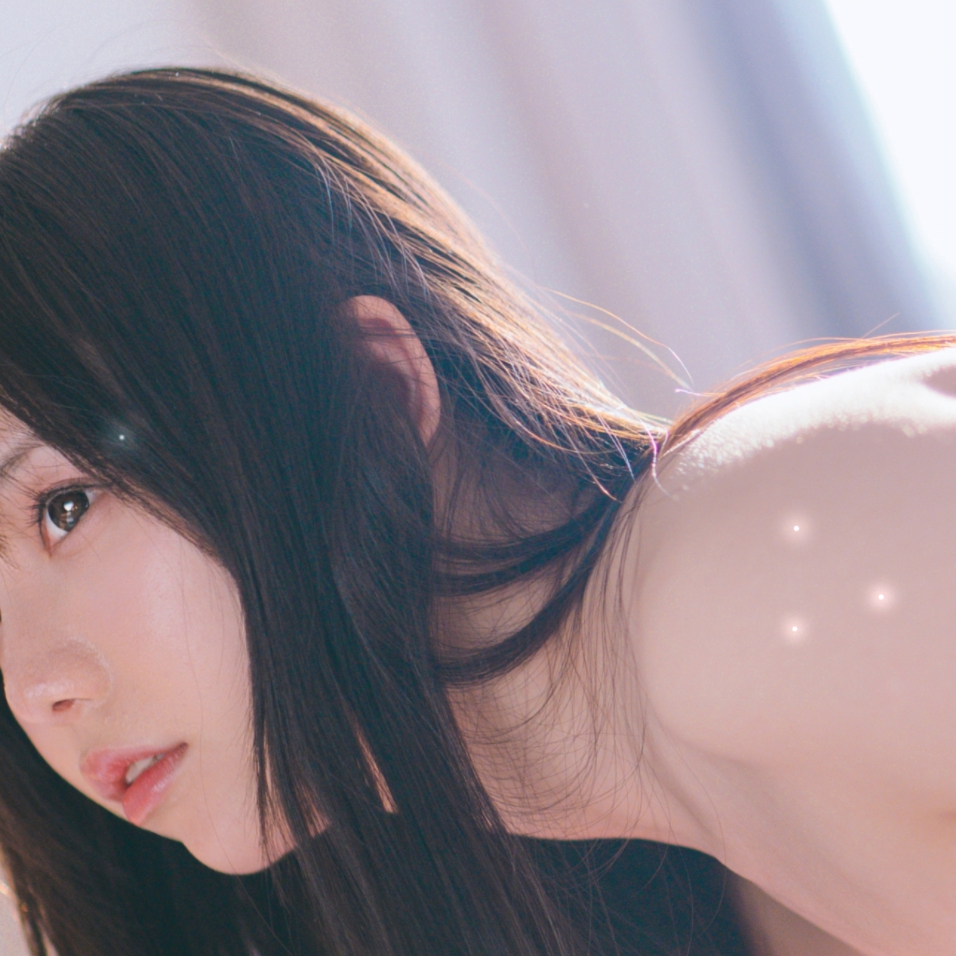 Girl lying donw 4K || 双峰拔地起4K preview
