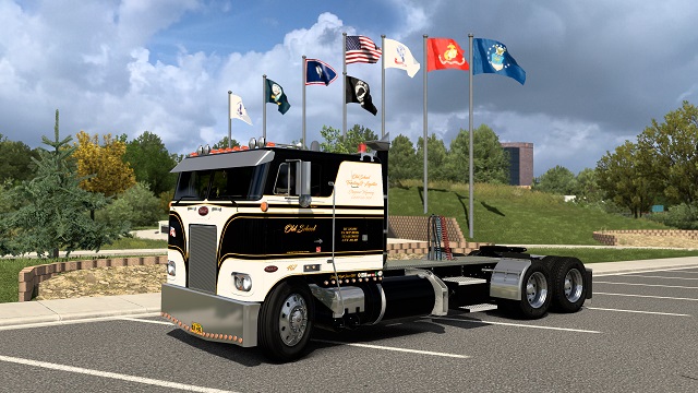 Black Old School KSW Peterbilt 352