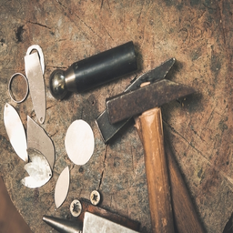 Metalworking and Tailoring Expanded – Project Zomboid Mod