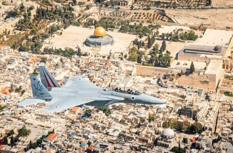 Israeli F-15 over Jerusalem