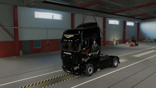Tom Astor Scania R700
