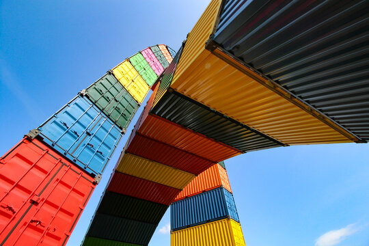 Containern + Mienen