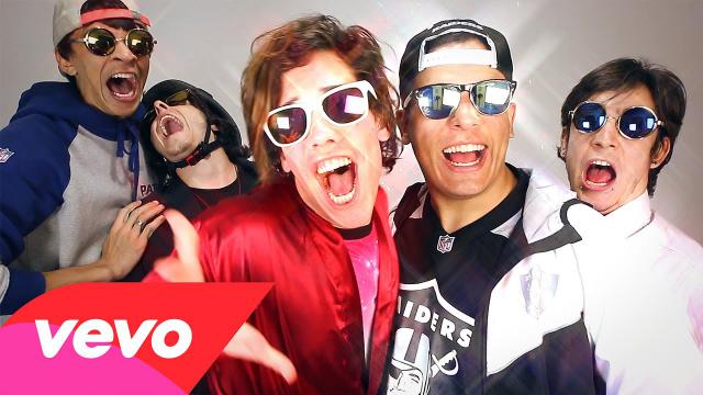 A LENDÁRIA SARRADA NO AR - Música Créditos