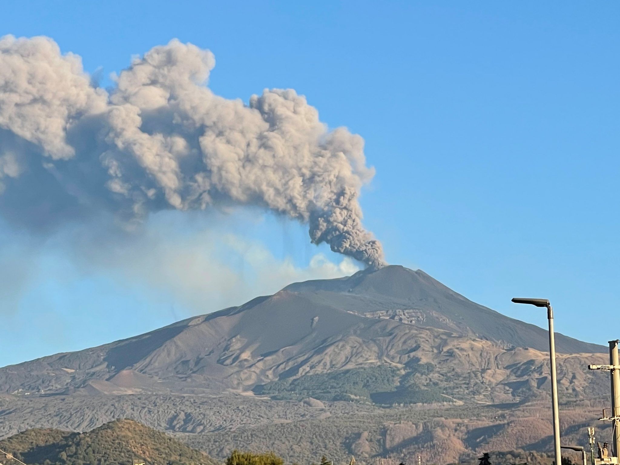 Mount Etna South West by Jaenno