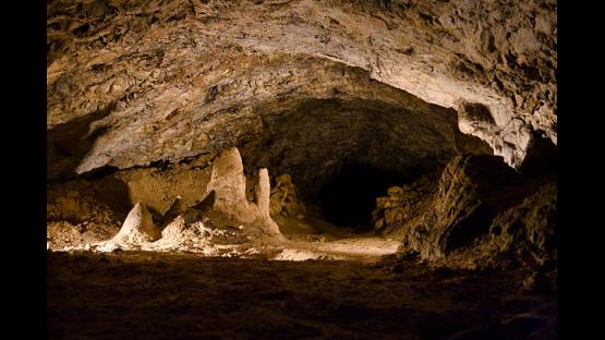 Cave battle by MlodY