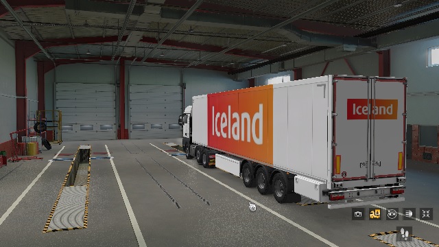 Iceland UK supermarket trailer skin