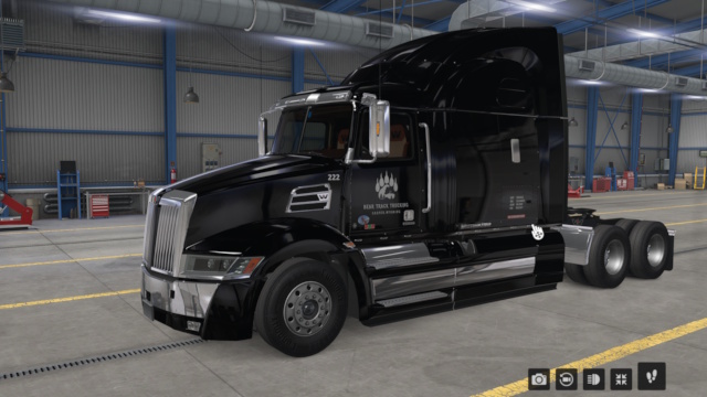 Western Star 5700xe Bear track paint